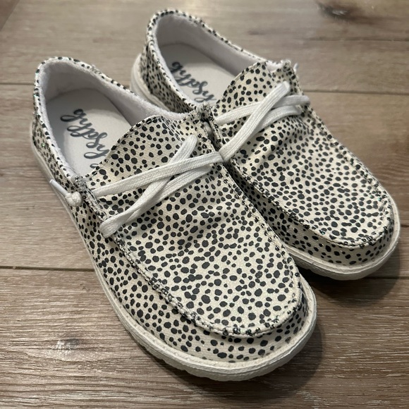 NWOT Gypsy Jazz | “Light it up” black & White slip-on shoes - Picture 1 of 5